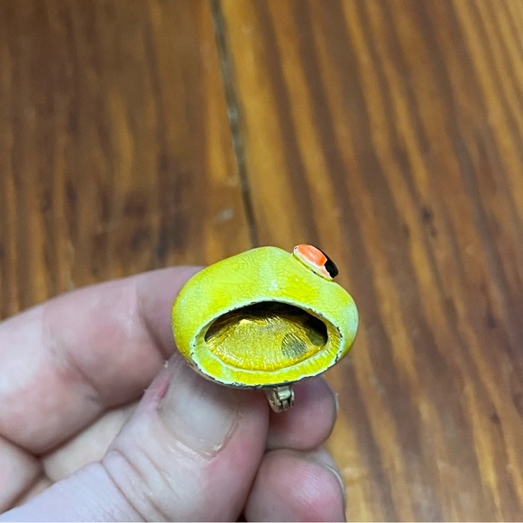 Vintage Mushroom and Beetle Bud Vase Brooch - Picture 6 of 8